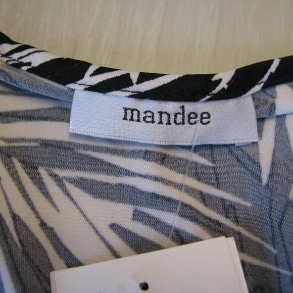 Three Women's Summer Tops 2 Tank Tops 1 T-Shirt Abstract Prints Black White - Picture 7 of 16